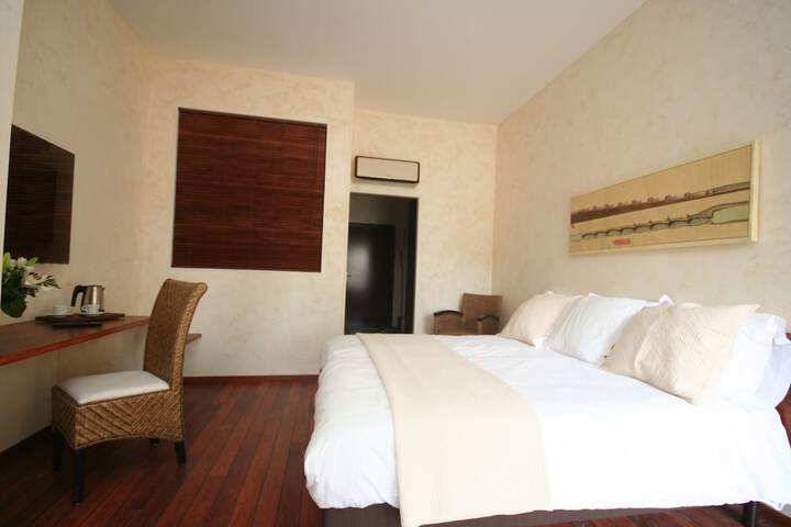 Room 8 of 70