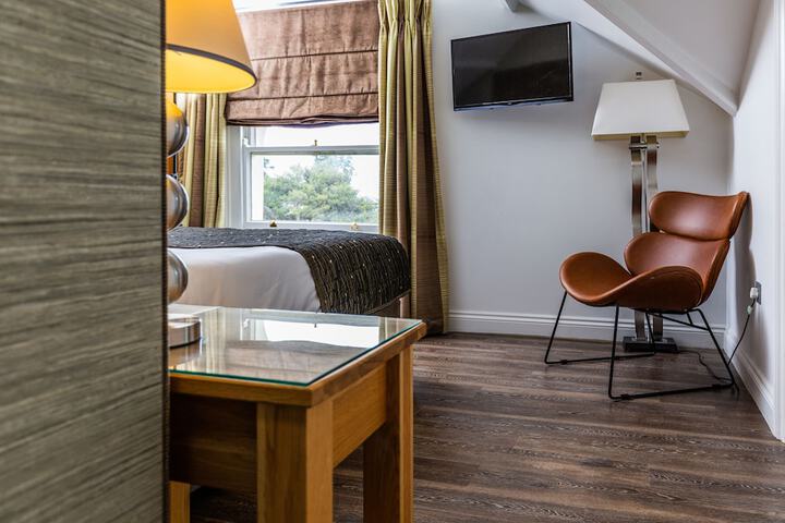 Room 42 of 205