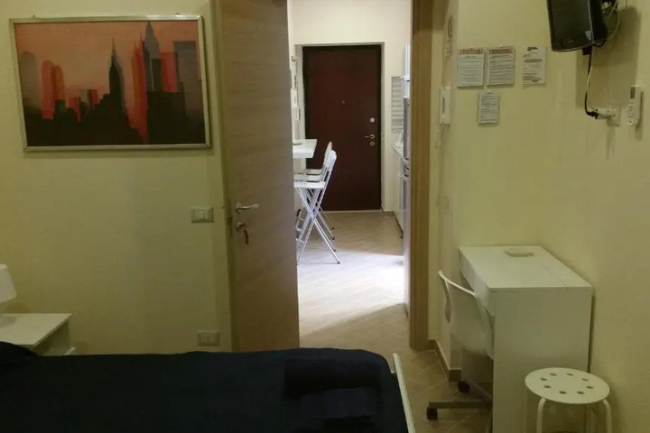 Room 4 of 14