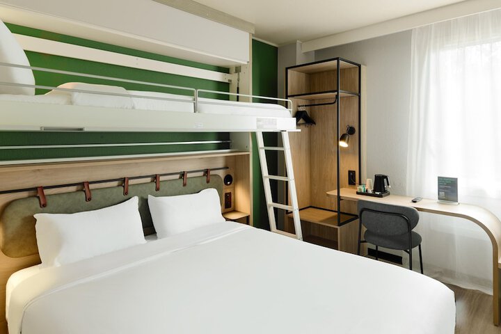 Room 17 of 29