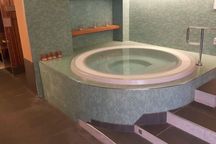 Spa 15 of 31