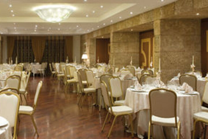 Ballroom/Hall 14 of 32