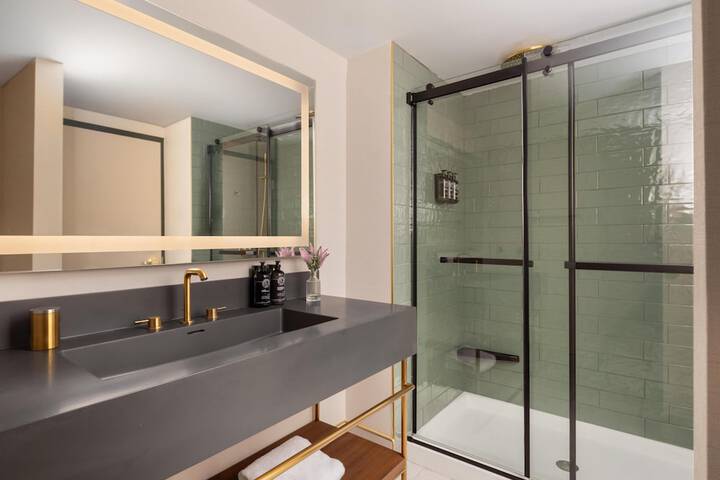 Bathroom shower