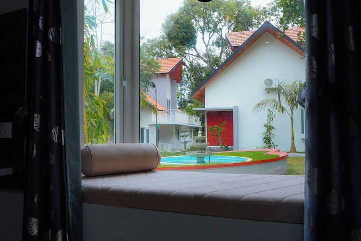 Room 10 of 77