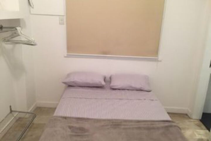 Room 8 of 17