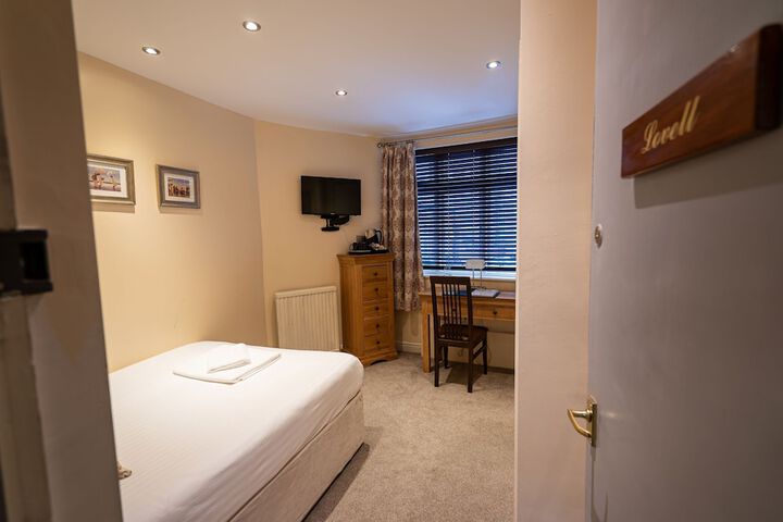 Room 16 of 46