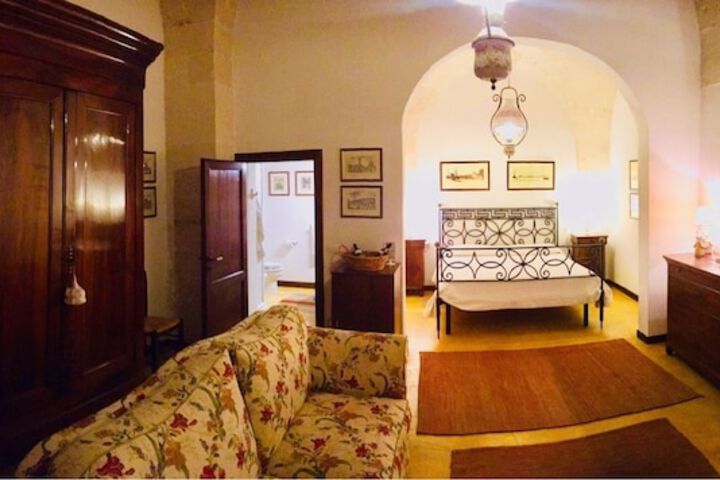 Room 9 of 29