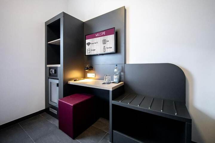 Room 44 of 48