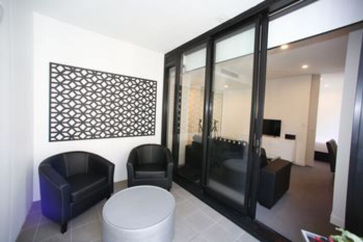 Hotel 75 - The Husdon