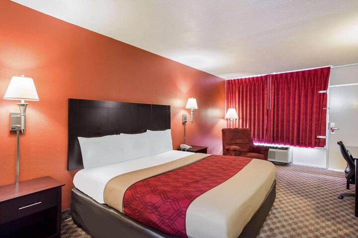 1 King Bed (7 of 8)