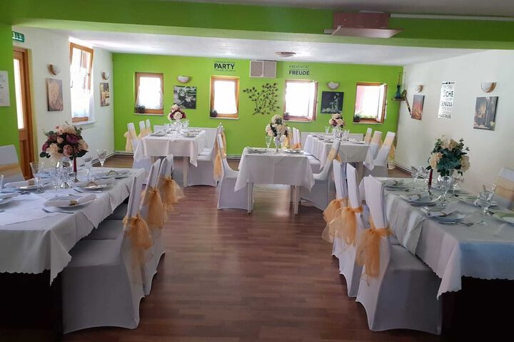 Dining 34 of 65