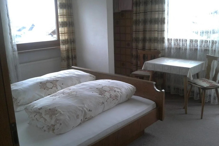 Room 2 of 16