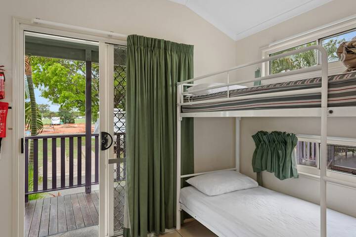 Room 22 of 80