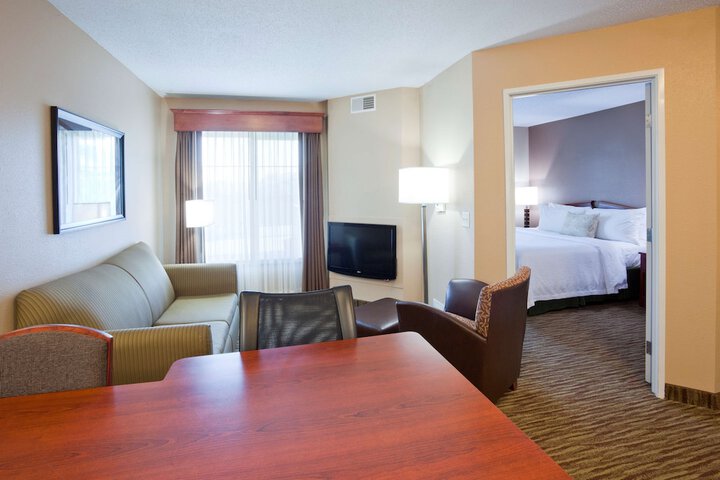 Suite 1 Bedroom (5 of 14)