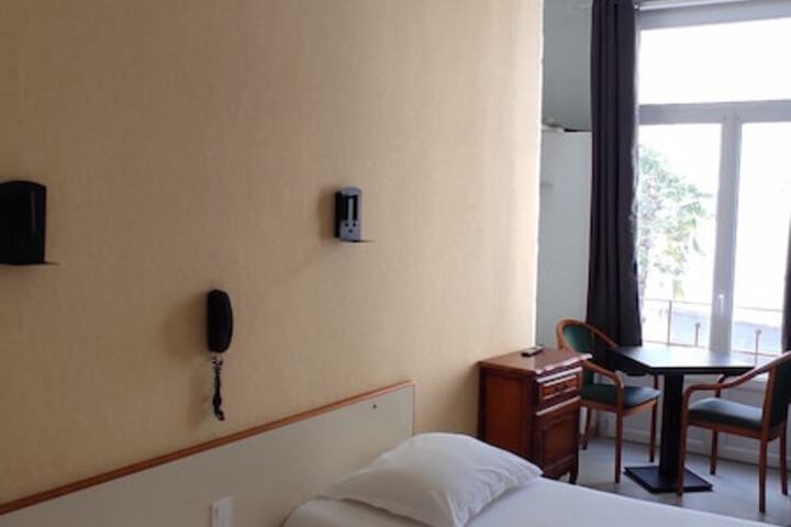 Room 8 of 25