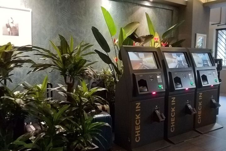 Check-in/check-out kiosk