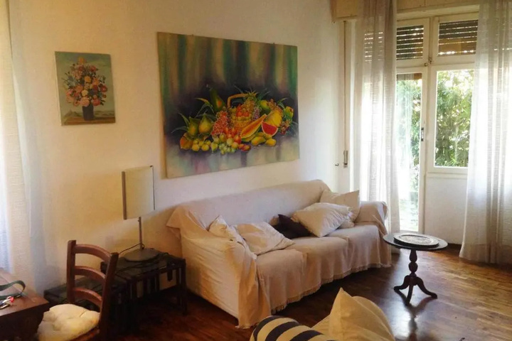 Room 3 of 10