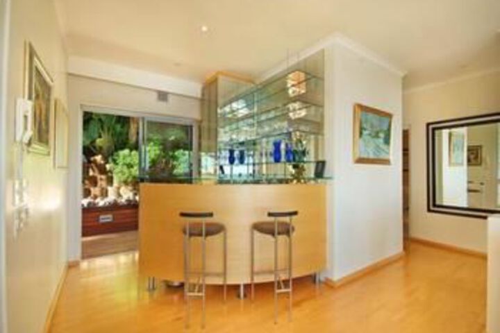 Room 4 of 11