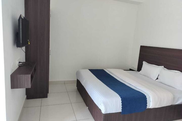 Room 2 of 35