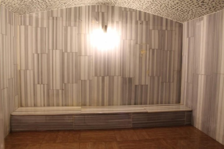 Room 28 of 43