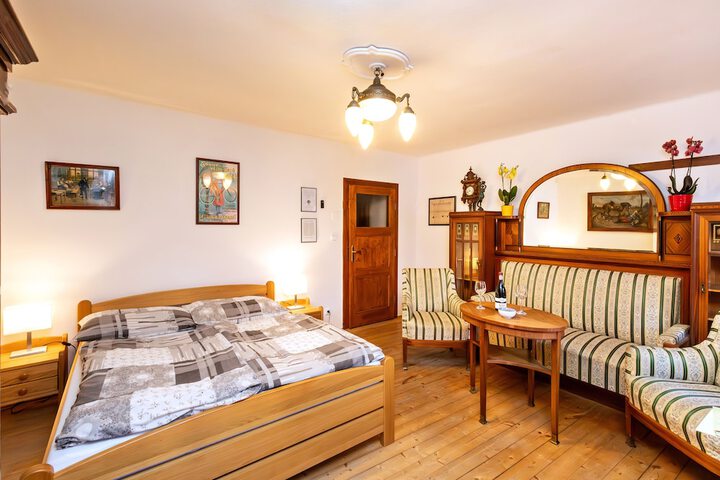 Room 15 of 38