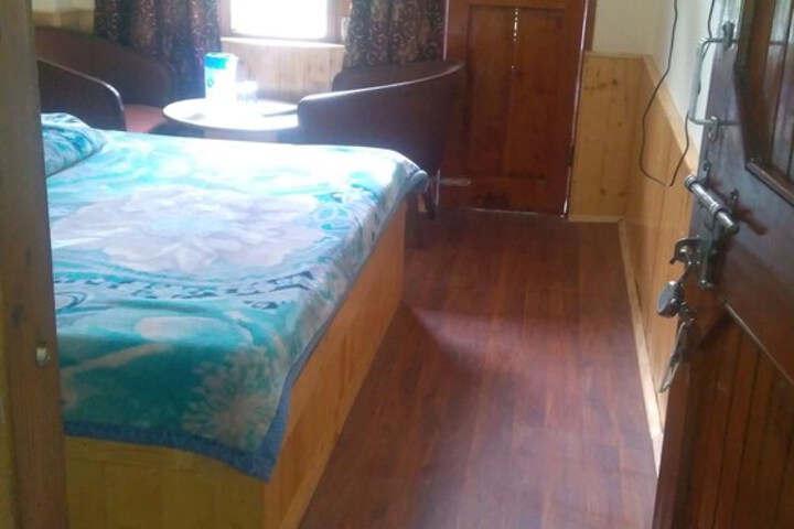 Room 6 of 14