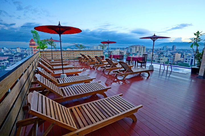 Sundeck 145 of 153