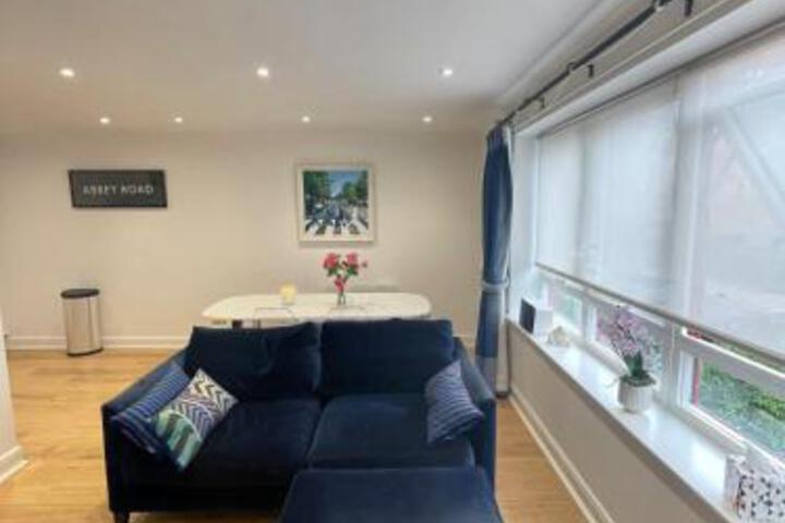 Exterior of Chic 1BD Flat 10 Minutes to Victoria Park