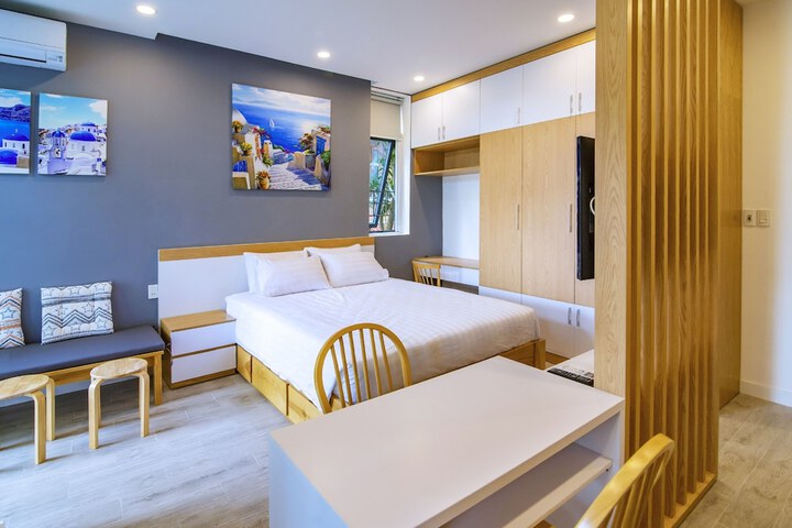 Room 5 of 28