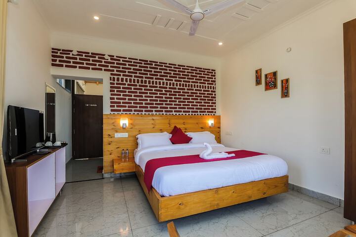 Room 15 of 119