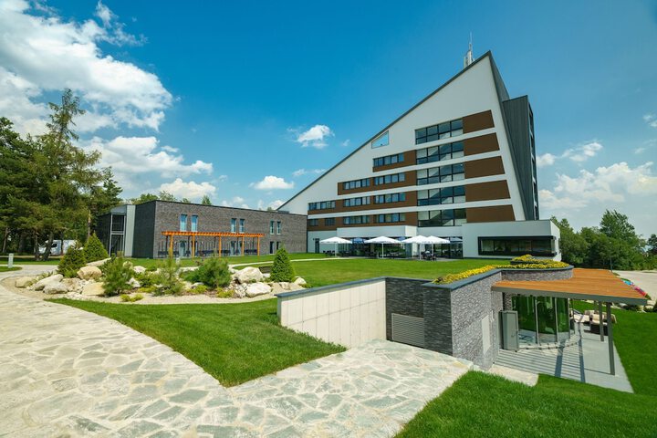 Hotel Exterior 46 of 52