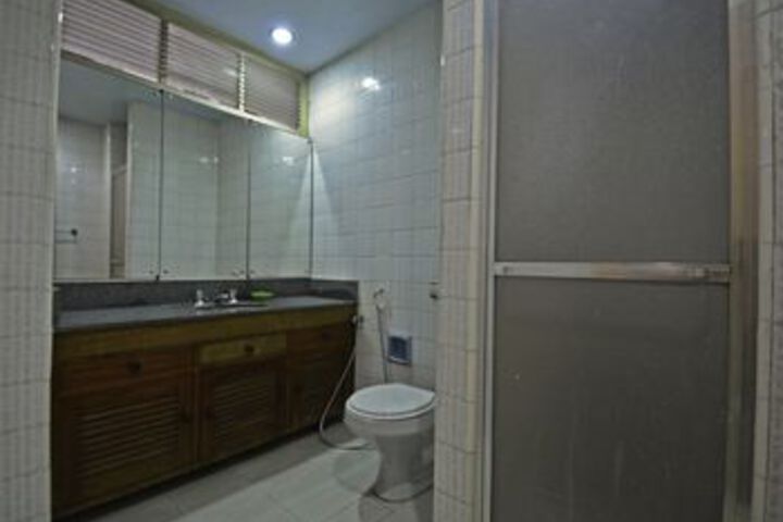 Room 5 of 21