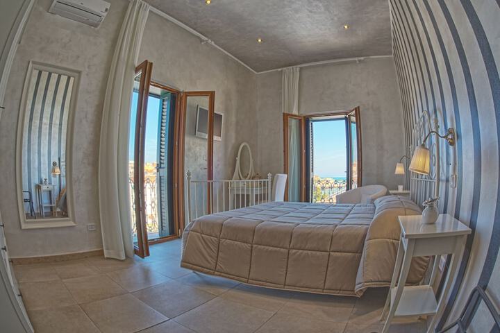 Room 8 of 55