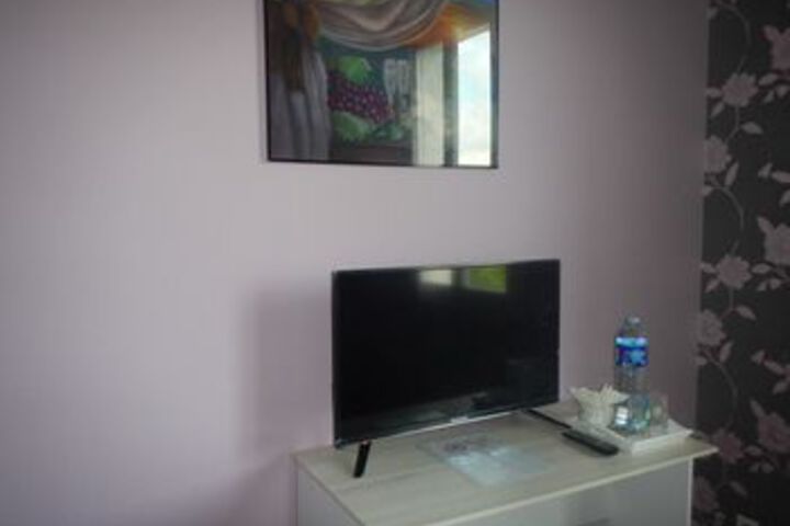 Room 10 of 13
