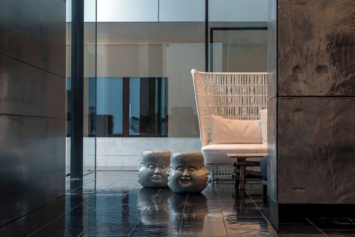 Entrance & Lobby