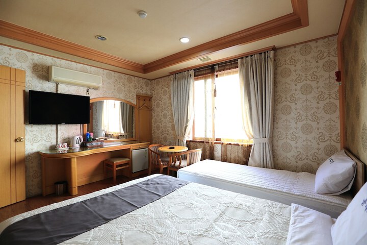 Room 20 of 36