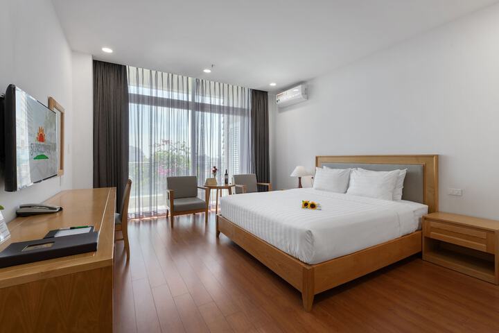 Room 3 of 44