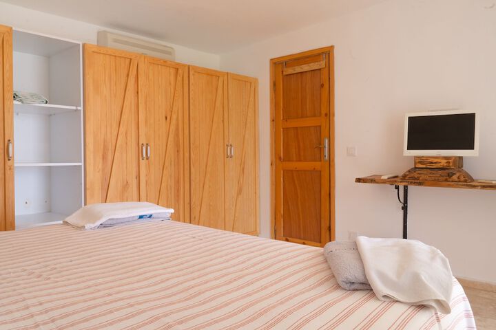 Room 4 of 26