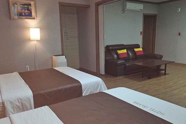 Room 19 of 41