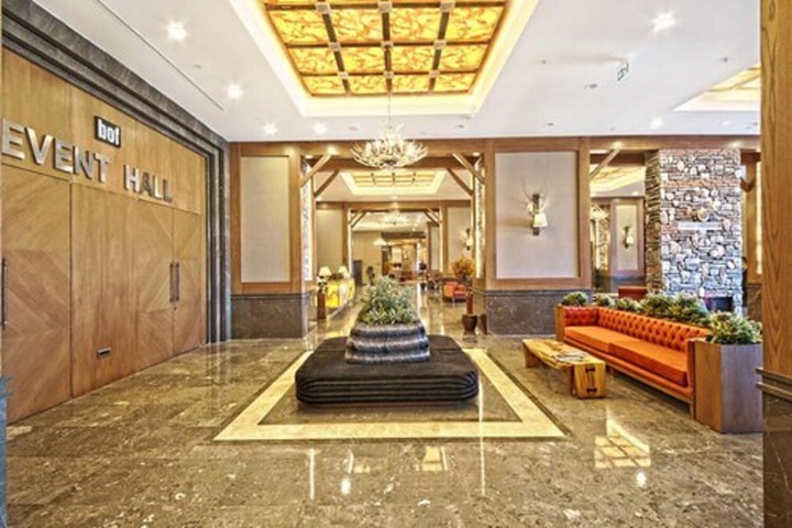 Hotel Interior 4 of 130