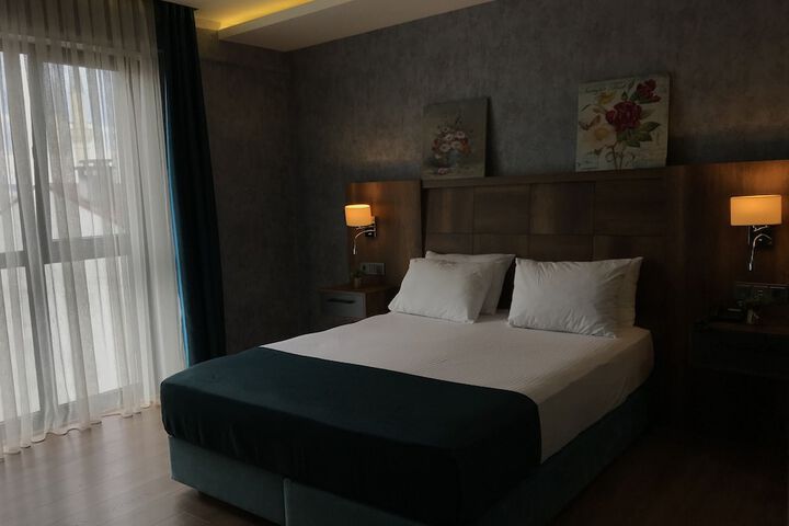 Room 4 of 11