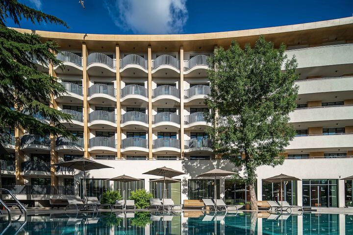 Hotel 37 of 38