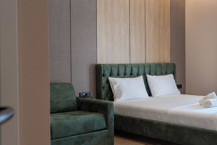 Room 32 of 115