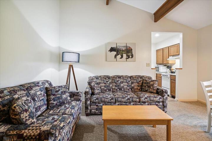 Exterior of Cedarbrook Queen Suite 202