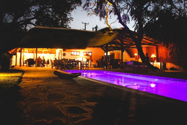 Pool 12 of 28