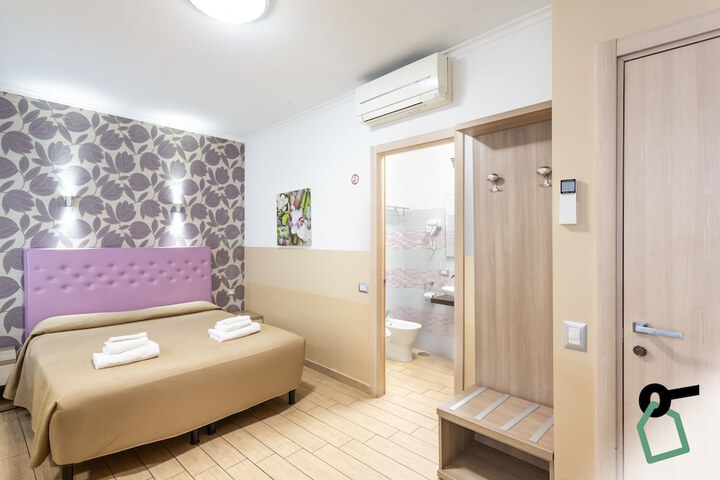 Room 17 of 34