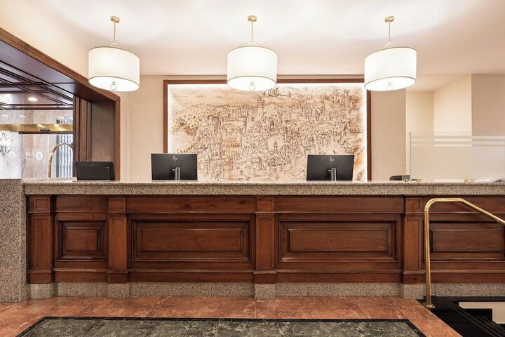 Guest Lobby