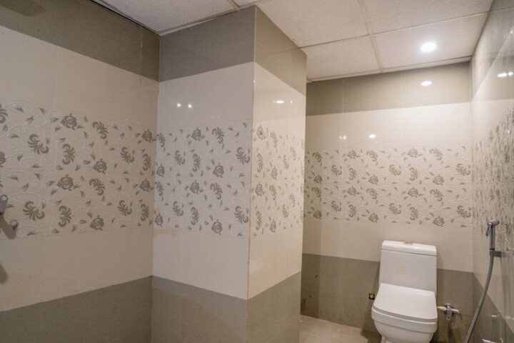 Room 50 of 64