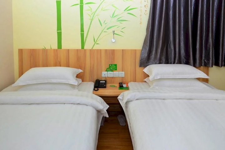 Room 4 of 11