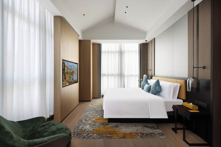 Room 10 of 64